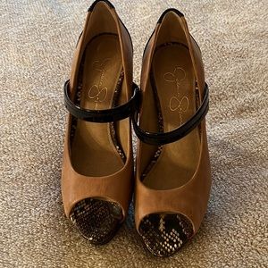 Jessica Simpson SZ 6.5 black patent leather & brown high heel, platform shoes